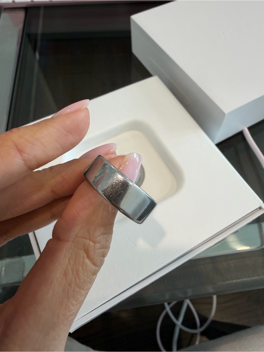 Oura Silver Smart Ring Charger Cap - Picture 6 of 9
